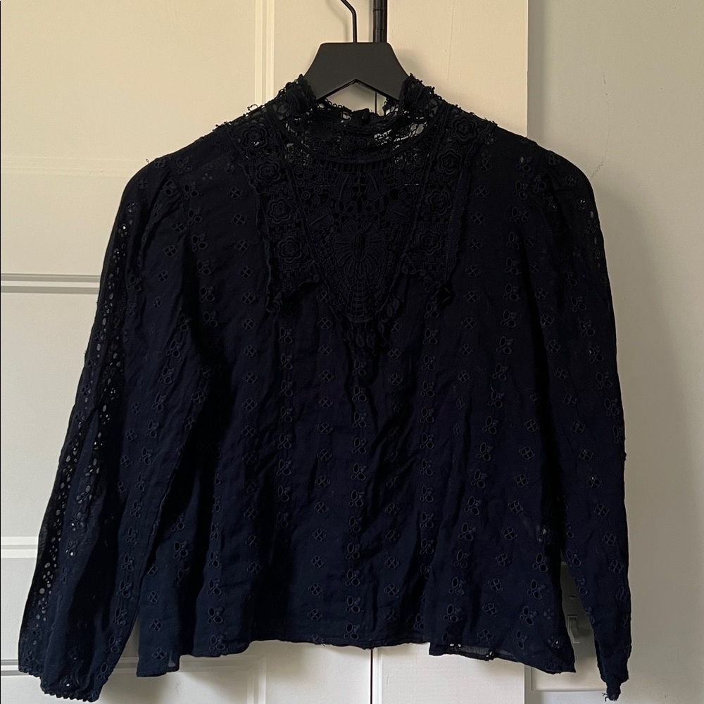 Doen Essie Lace Blouse in Deep Navy - Picture 5 of 10